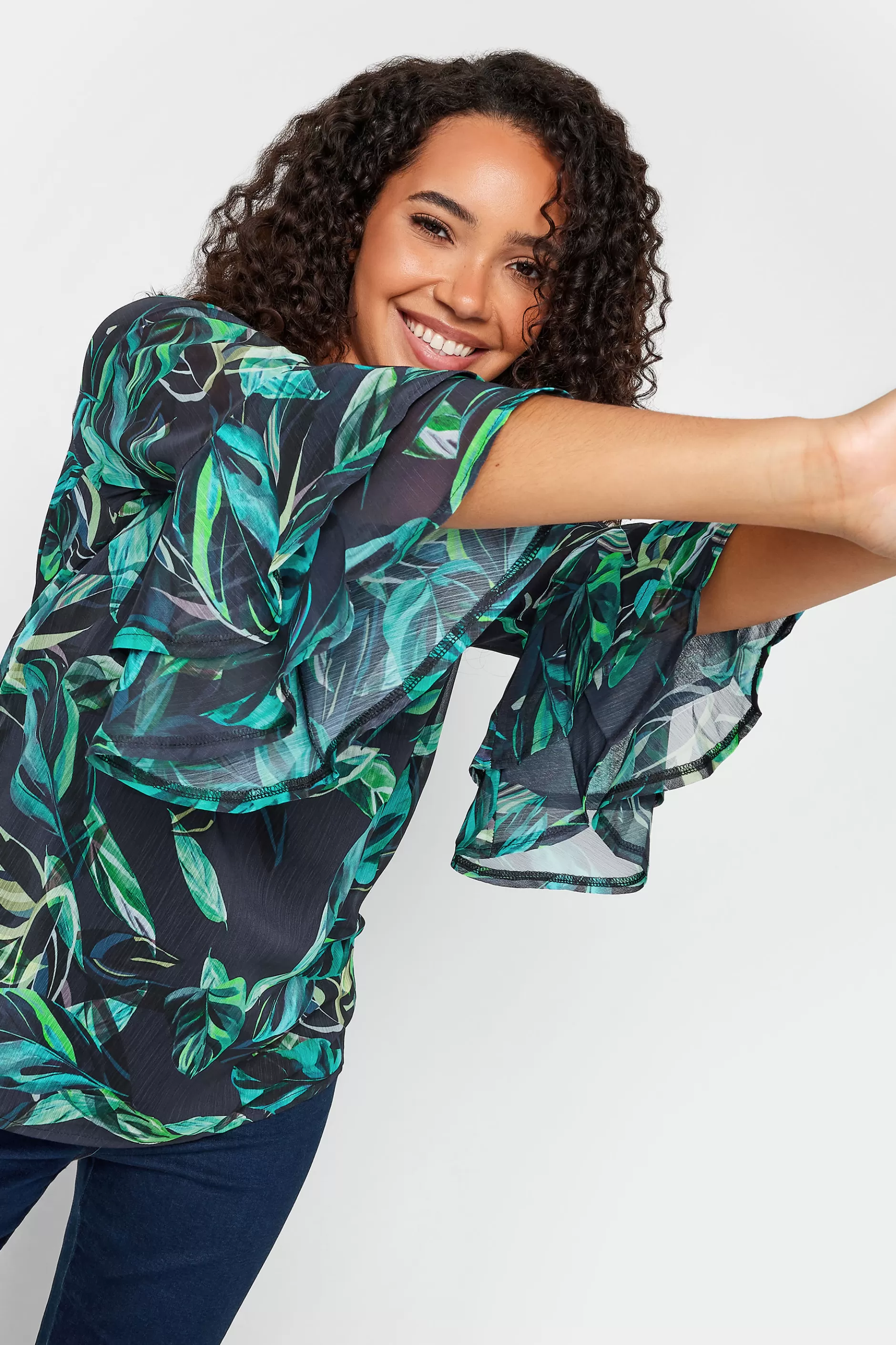 Women M&Co Blouses> Womens Black & Green Floral Print Flute Sleeve Blouse