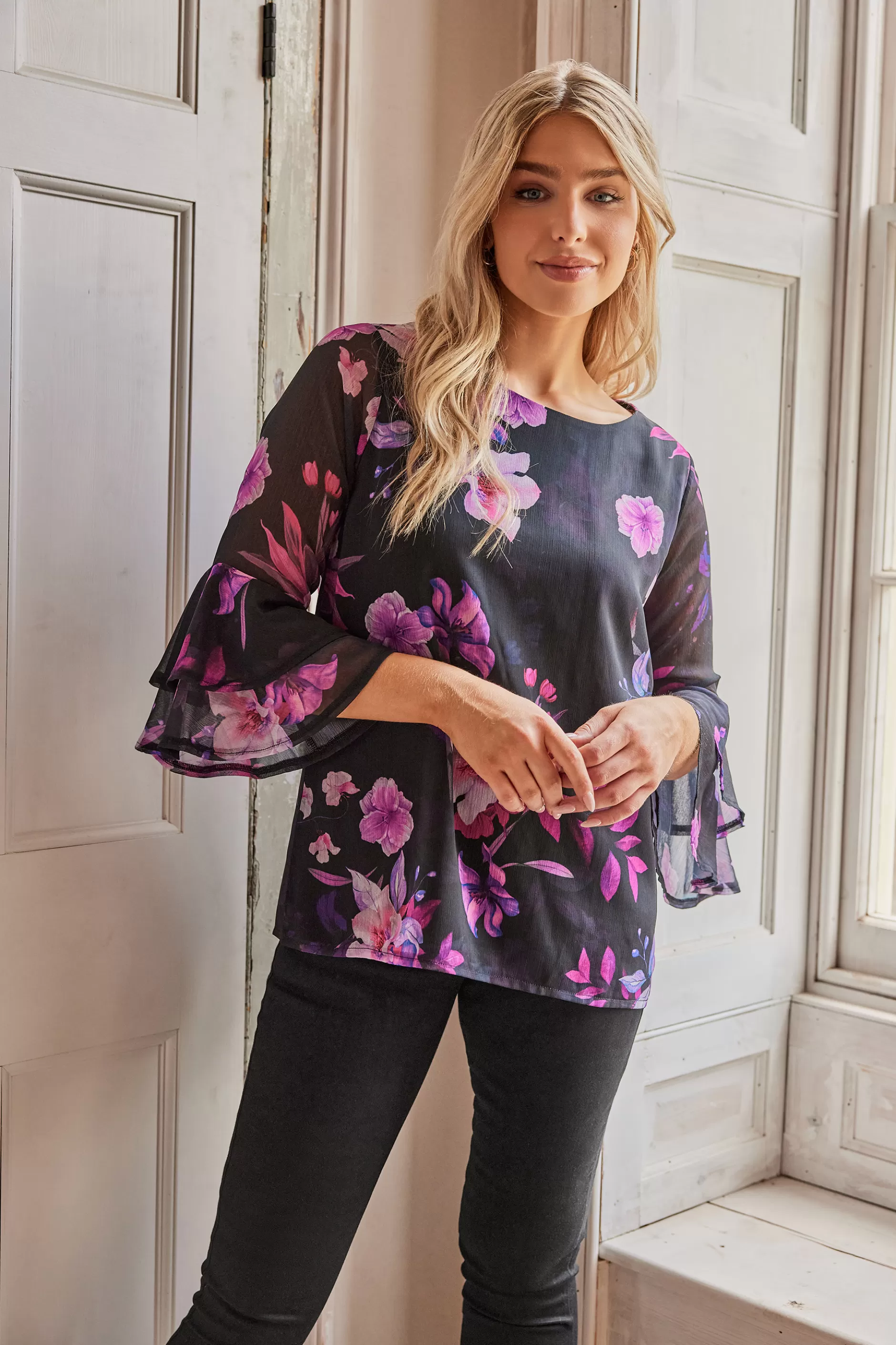 Women M&Co Blouses> Womens Black & Pink Floral Print Flute Sleeve Blouse