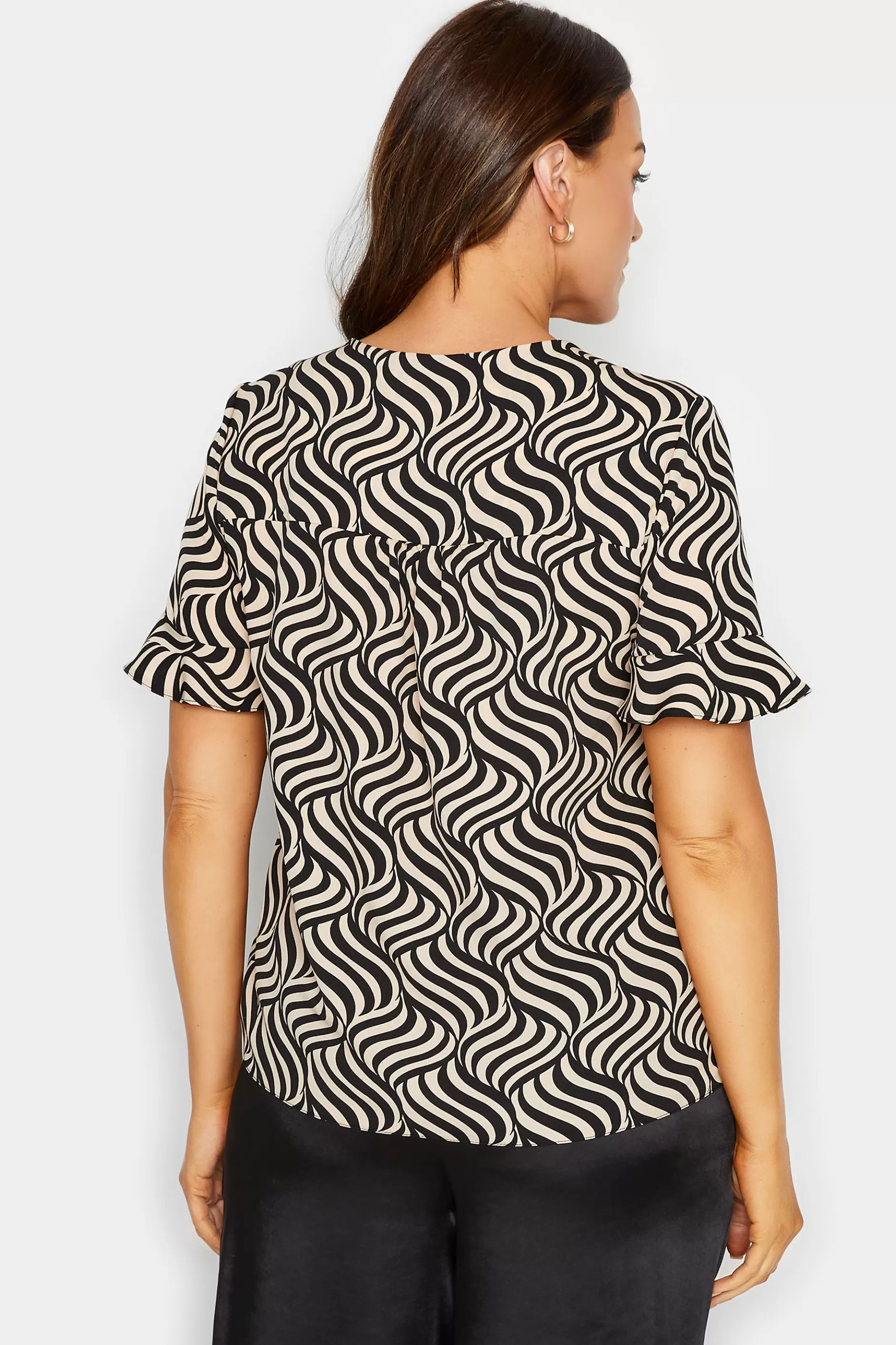 Women M&Co Short Sleeve Tops> Womens Black & White Swirl Print Frill Sleeve Blouse
