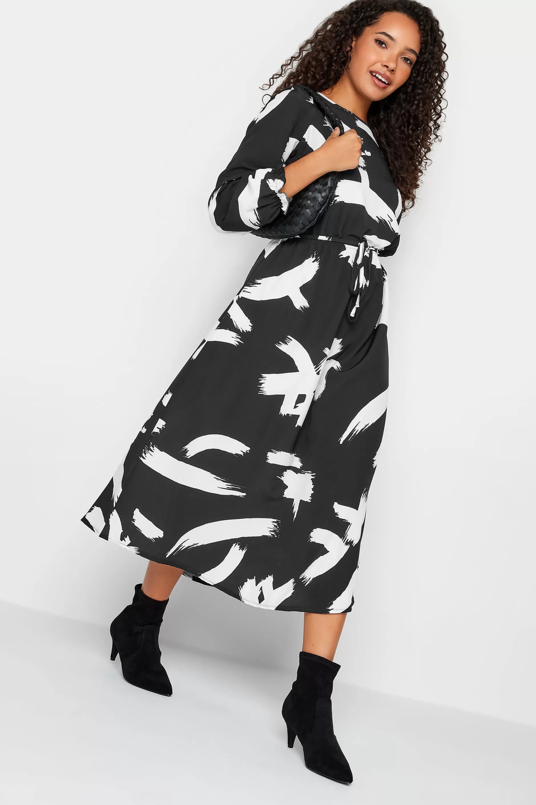 Women M&Co Midi Dresses> Womens Black Abstract Print Smock Dress