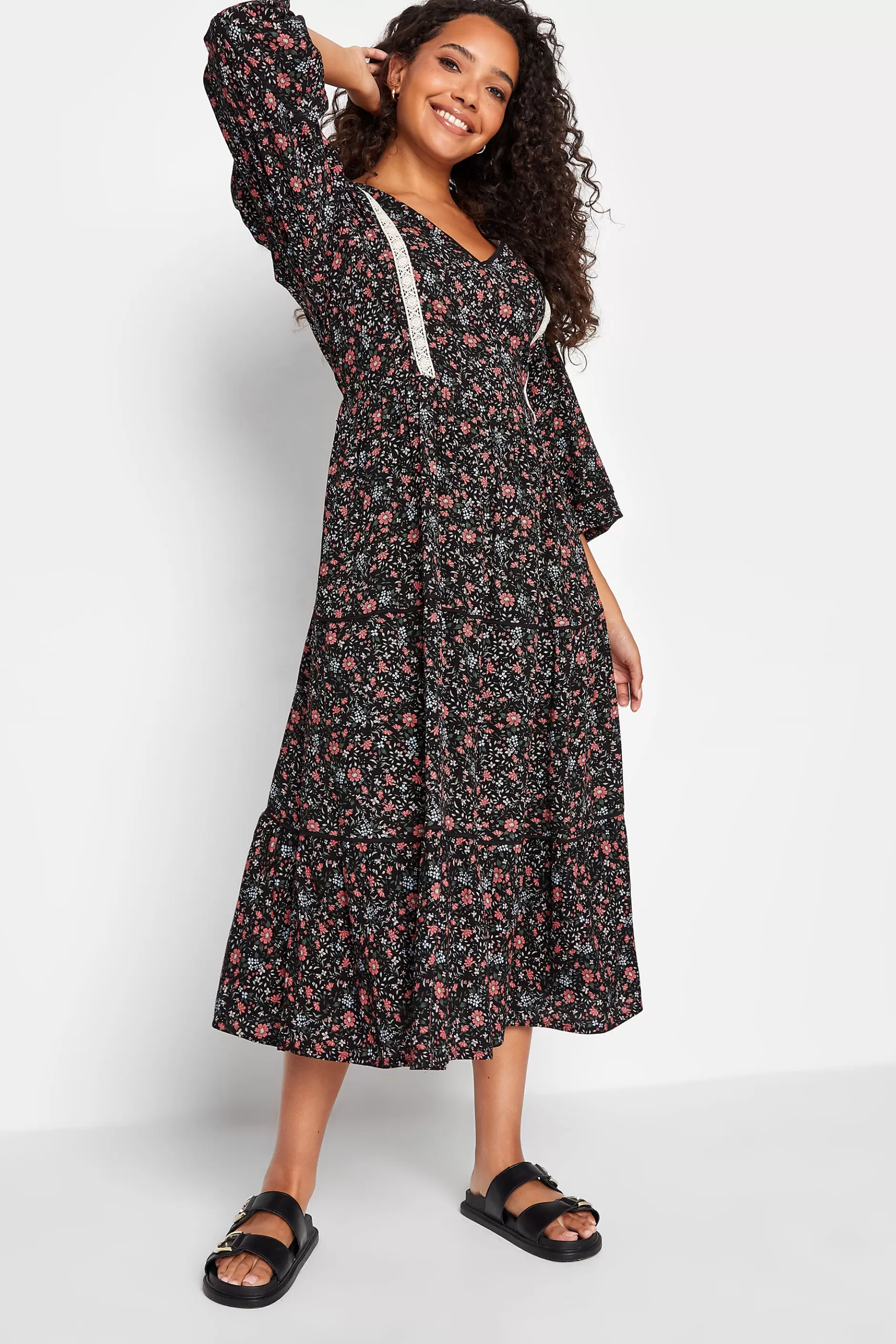 Women M&Co Maxi Dresses> Womens Black Floral Print Crochet Trim Maxi Dress