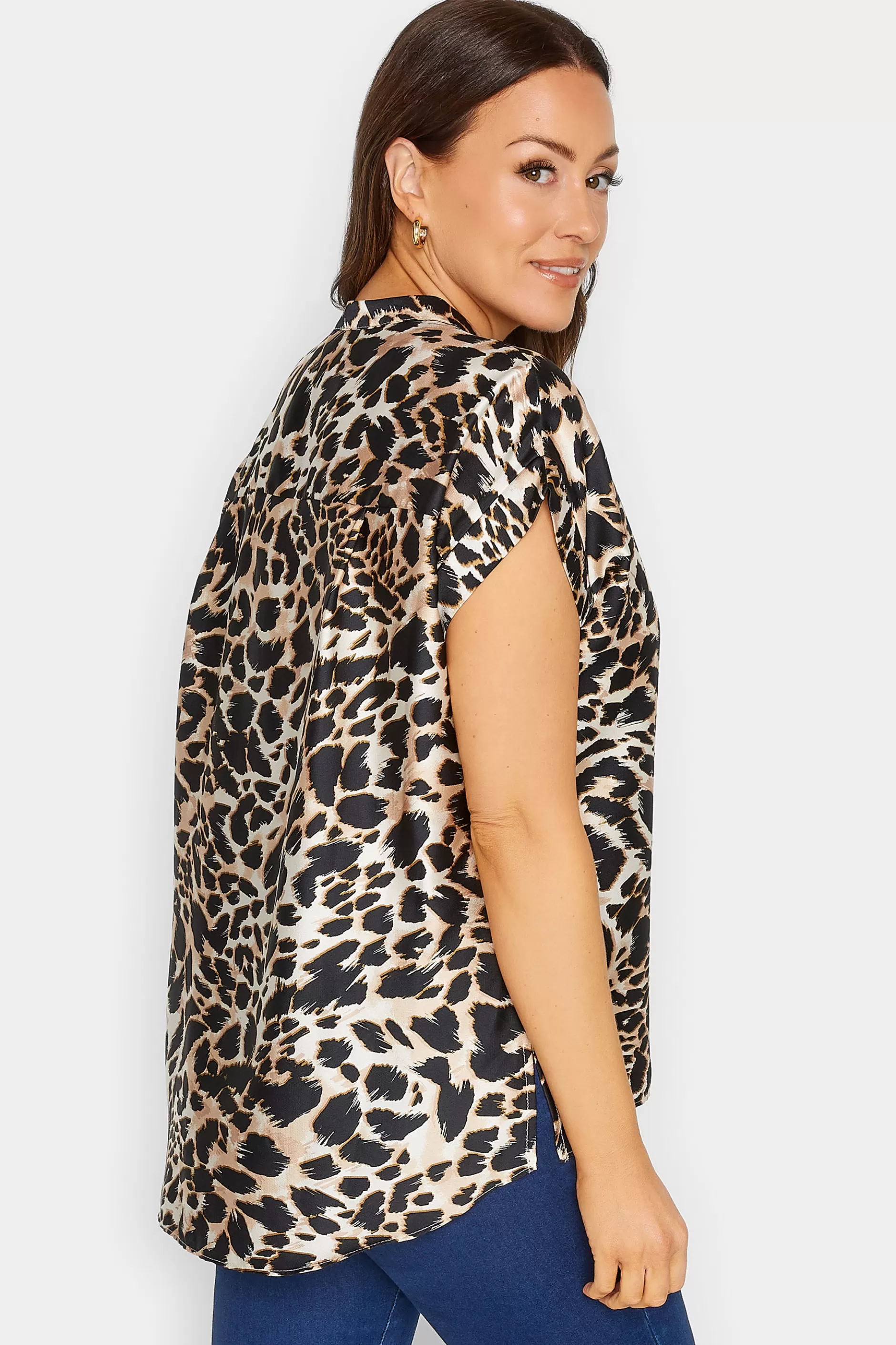 Women M&Co Shirts> Womens Black Leopard Print Short Sleeve Shirt