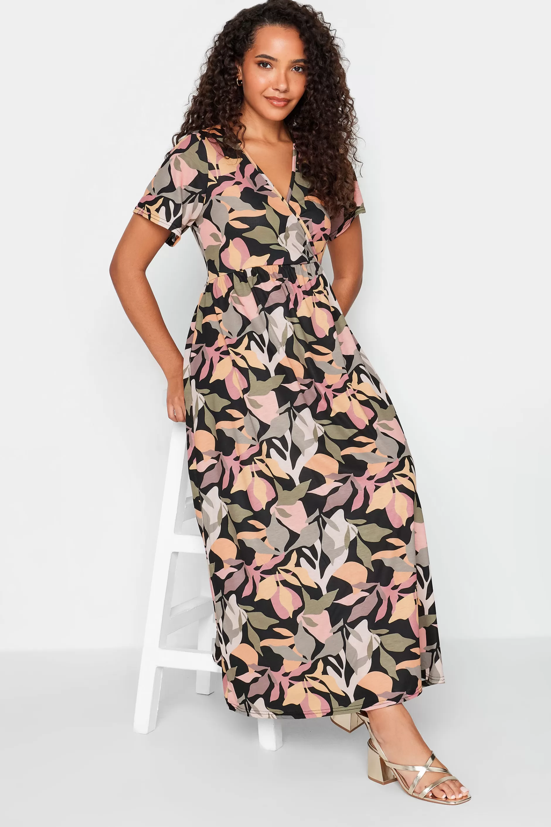 Women M&Co Maxi Dresses> Womens Black Tropical Print Maxi Dress