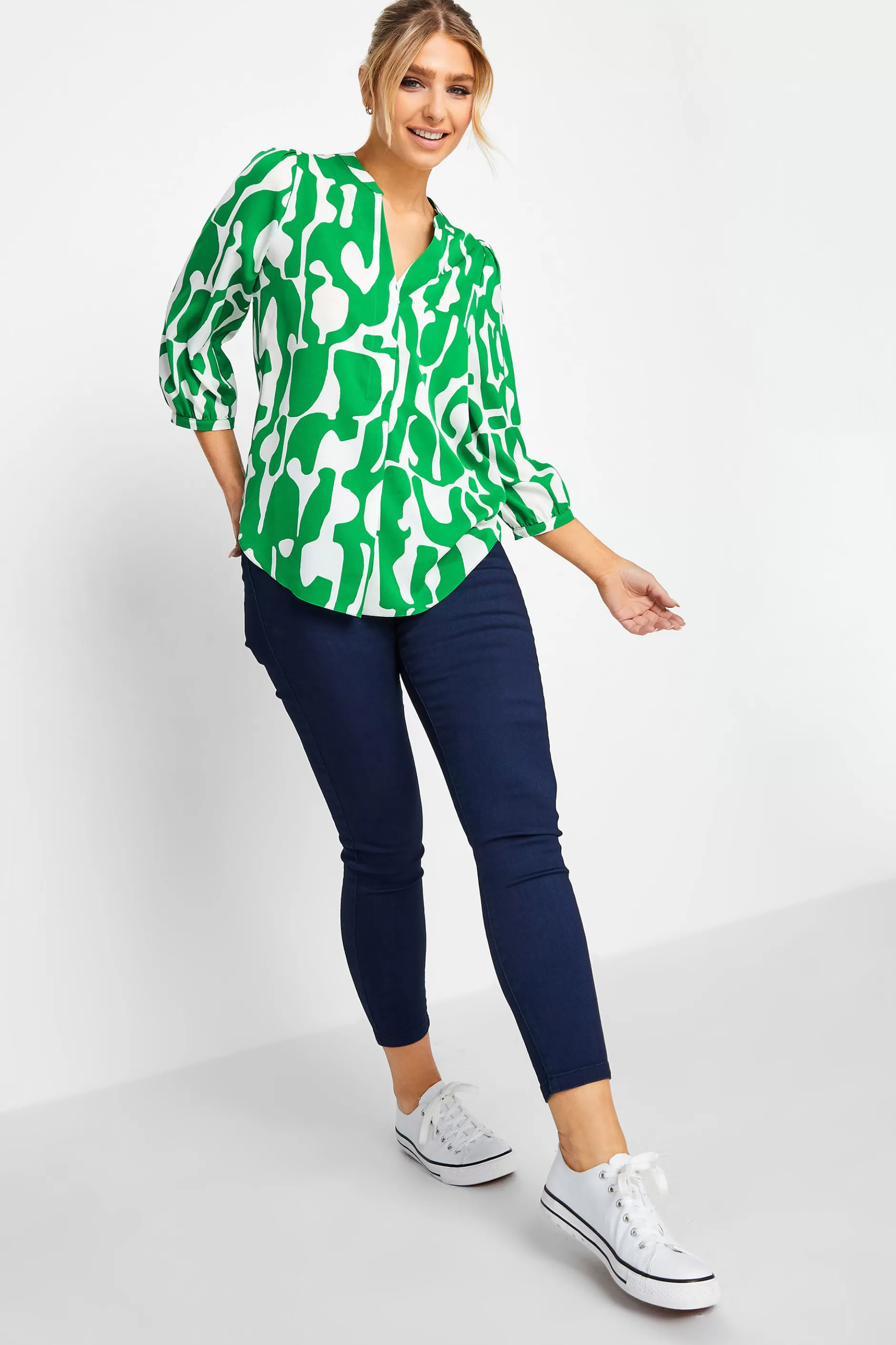 Women M&Co Blouses> Womens Green & White Abstract Print 3/4 Sleeve Blouse