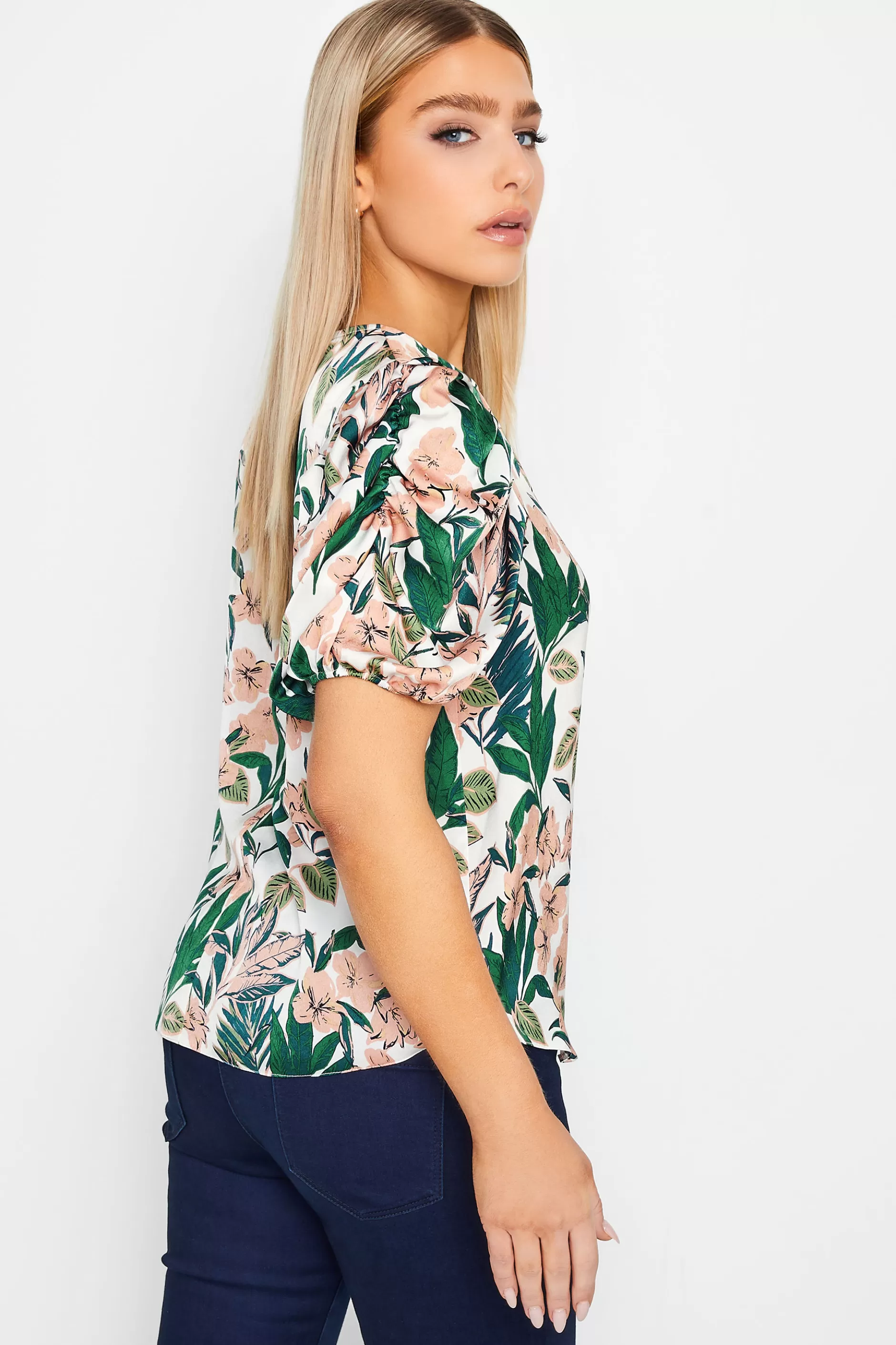 Women M&Co Short Sleeve Tops> Womens White Floral Print Puff Sleeve Blouse