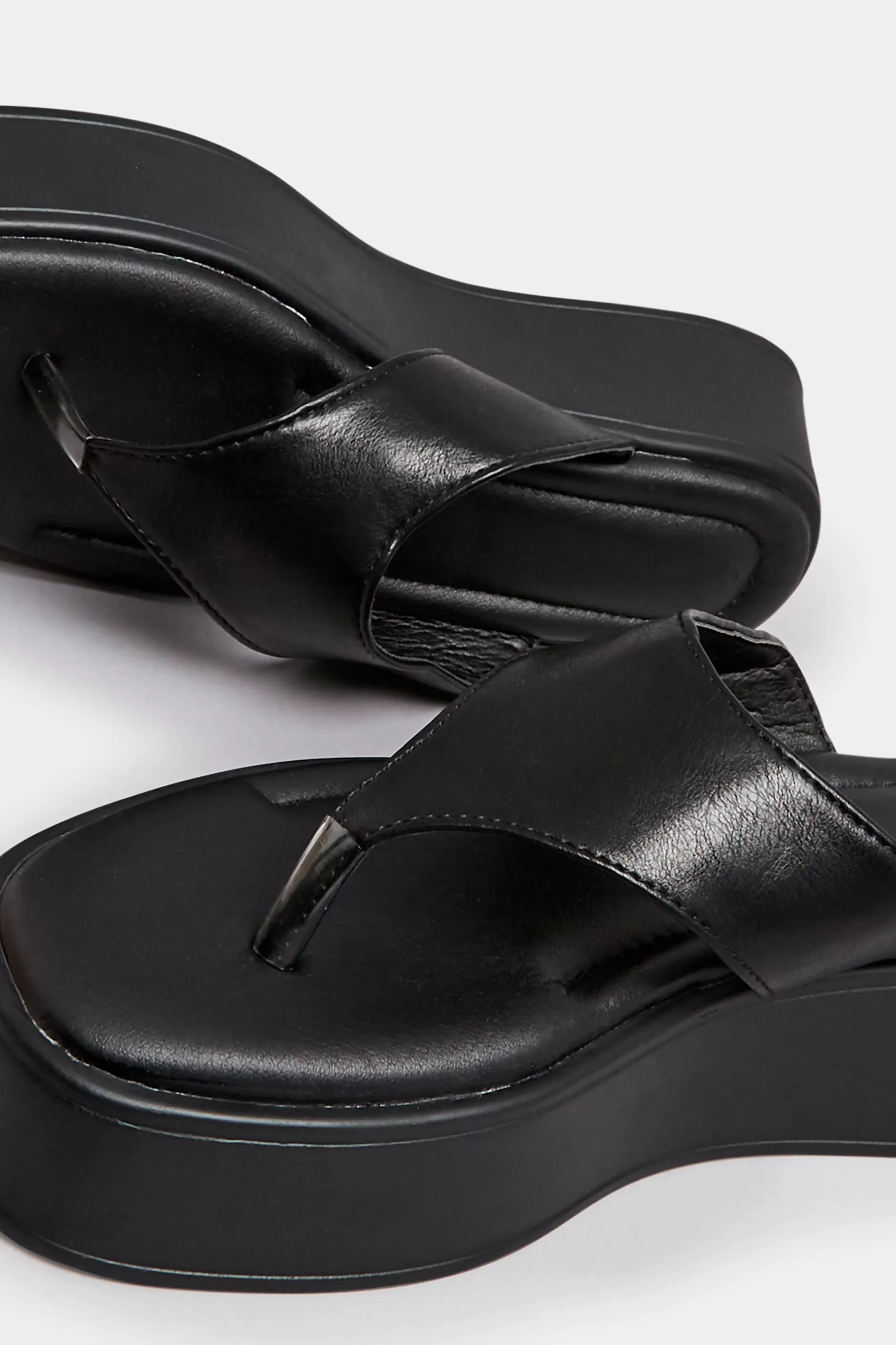 Women M&Co Sandals>Pixiegirl Pixiegirl Black Flatform Flip Flops In Standard Fit