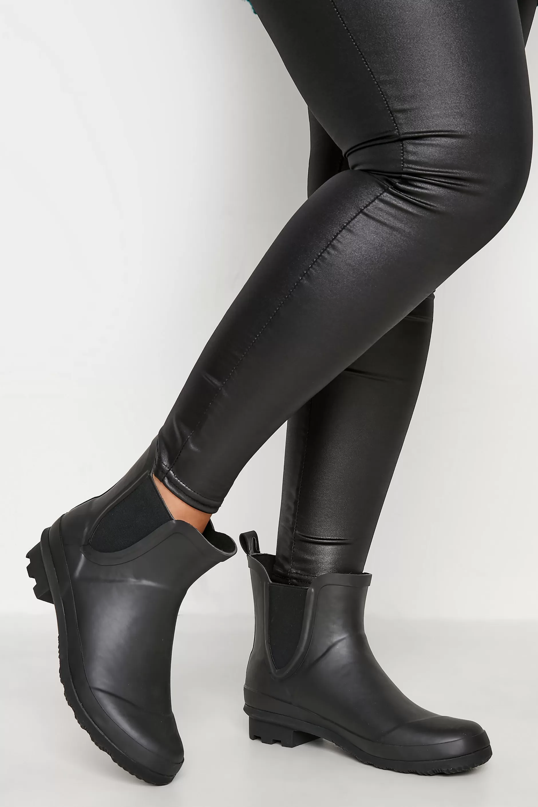 Women M&Co Boots>Yours Yours Black Chelsea Wellies In Wide E Fit