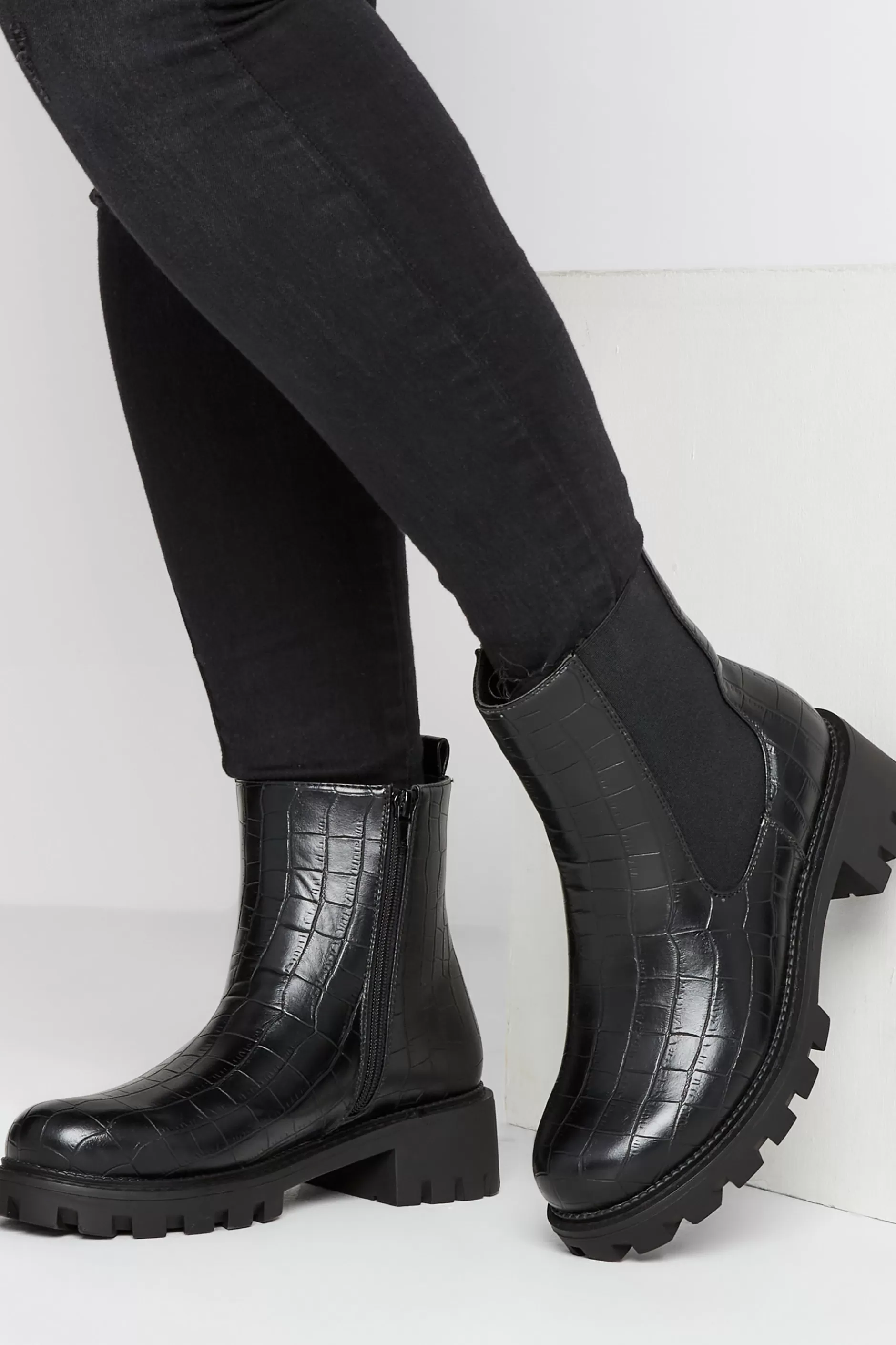 Women M&Co Boots>Yours Yours Black Croc Chunky Chelsea Boots In Wide E Fit & Extra Wide Eee Fit