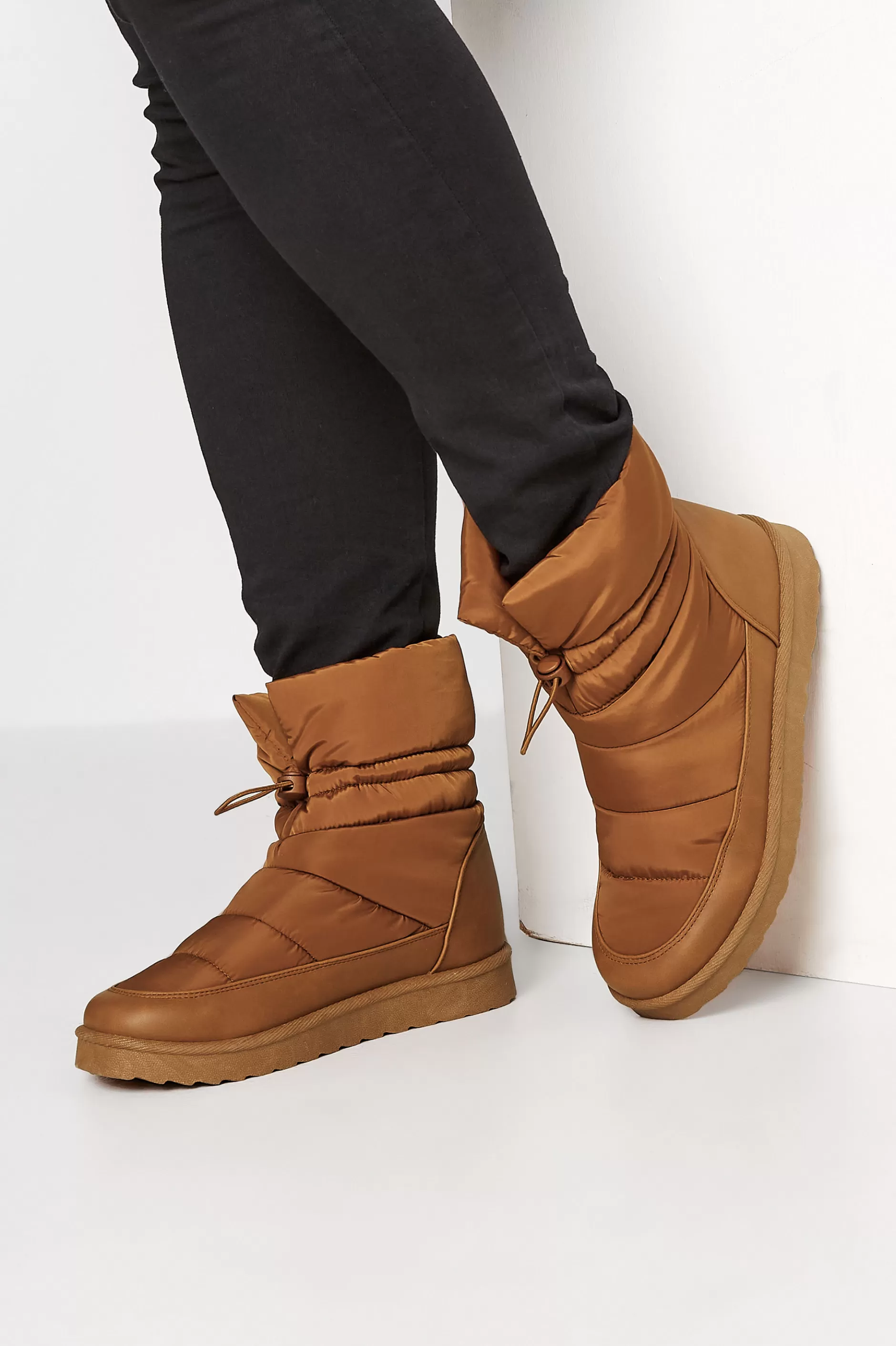 Women M&Co Boots>Yours Yours Brown Padded Snow Boots In Extra Wide Eee Fit