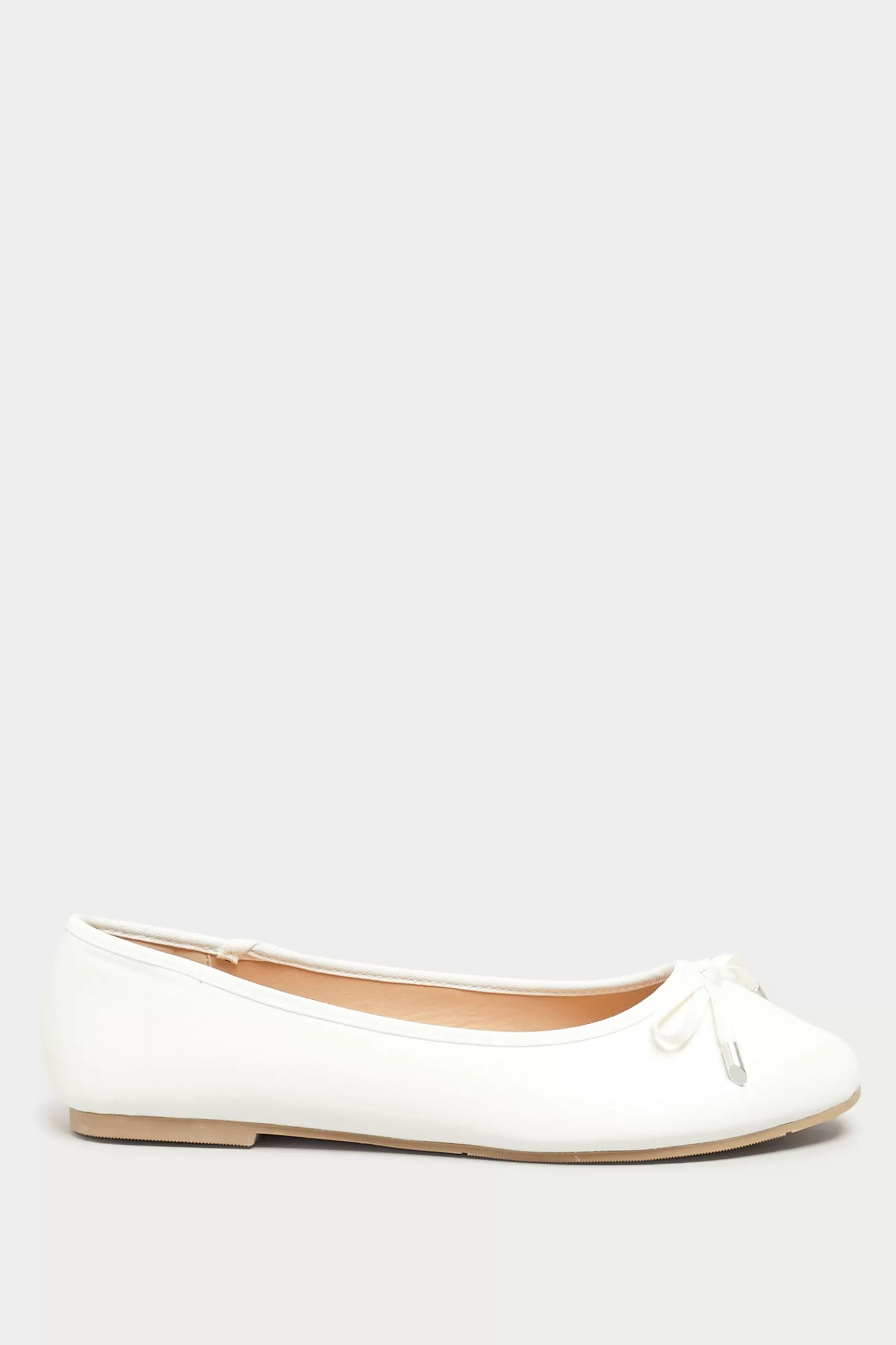 Women M&Co Flat Shoes>Yours Yours White Ballerina Pumps In Wide E Fit & Extra Wide Eee Fit