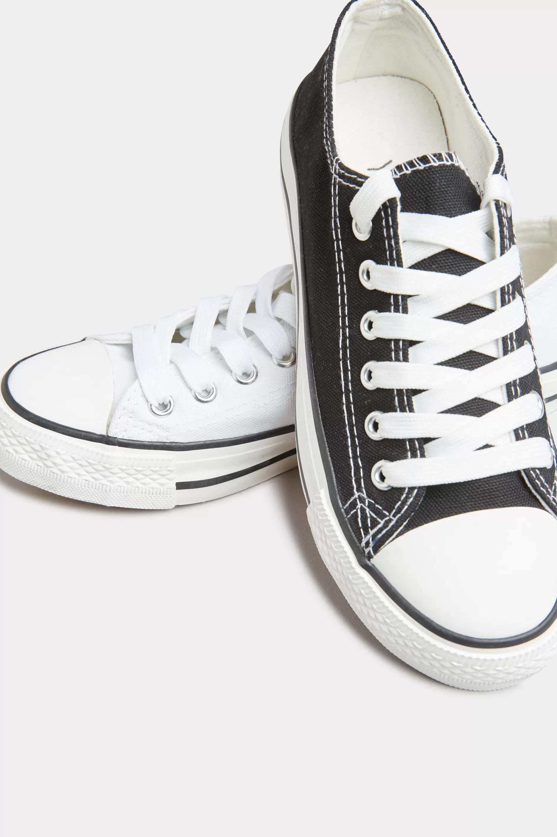 Women M&Co Flat Shoes>Yours Yours White Canvas Low Trainers In Wide E Fit